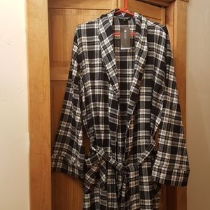 New w/tags MEN'S Robe XL